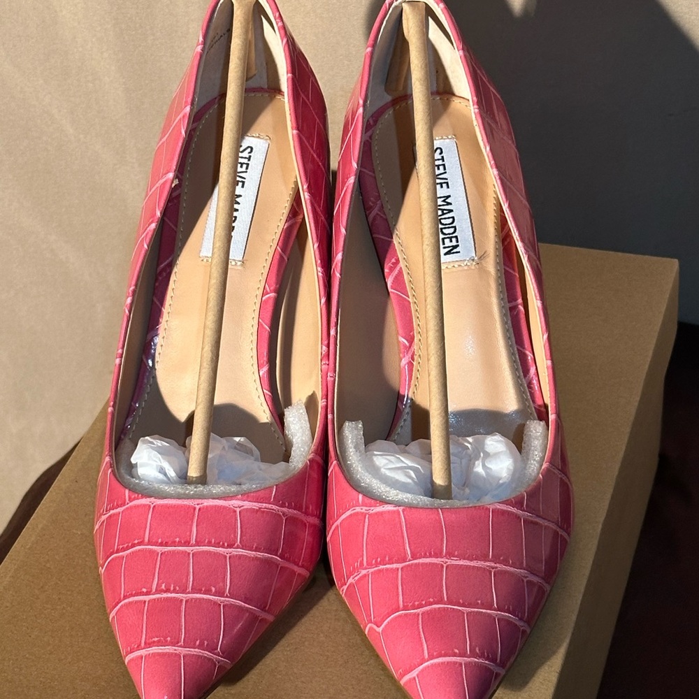 Steve Madden Luiza-C Mauve Pointed Toe Pump (Women’s) Size 9